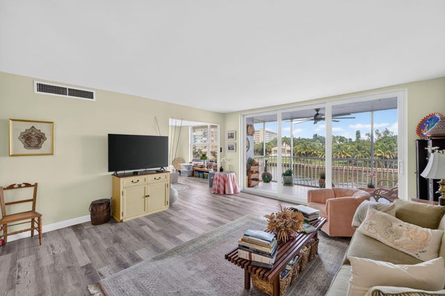 3100 NE 48TH Court 409, Lighthouse Point, FL 33064