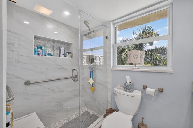 3100 NE 48TH Court 409, Lighthouse Point, FL 33064