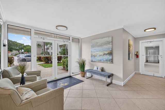 3100 NE 48TH Court 409, Lighthouse Point, FL 33064