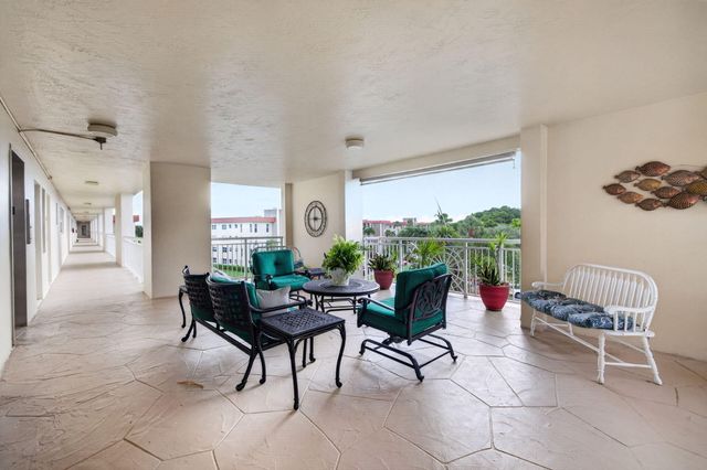 3100 NE 48TH Court 409, Lighthouse Point, FL 33064