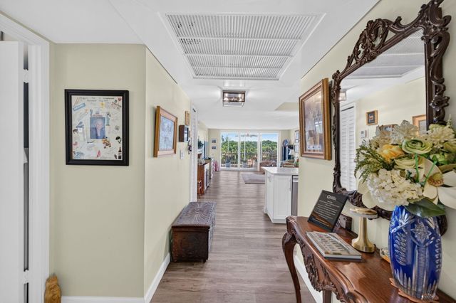 3100 NE 48TH Court 409, Lighthouse Point, FL 33064