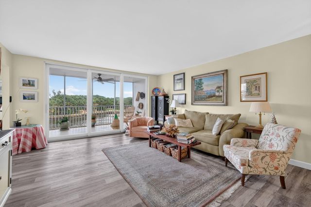 3100 NE 48TH Court 409, Lighthouse Point, FL 33064