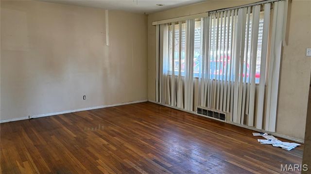 277 Dashwood Drive, St Louis, MO 63135