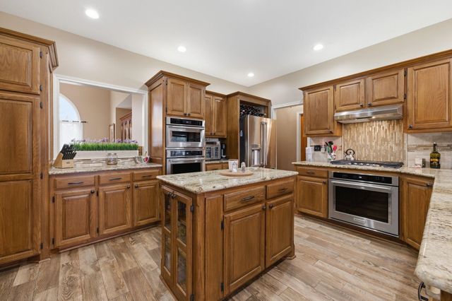 15 E Flanigan Dr, Augusta, KS 67010