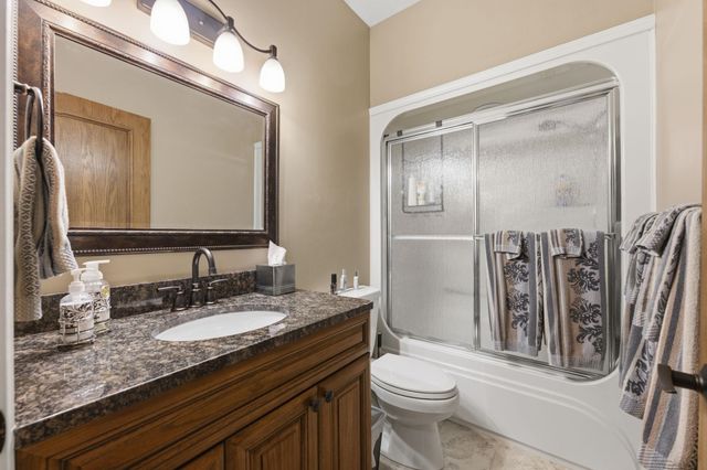 15 E Flanigan Dr, Augusta, KS 67010