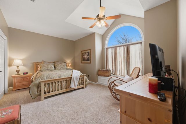 15 E Flanigan Dr, Augusta, KS 67010