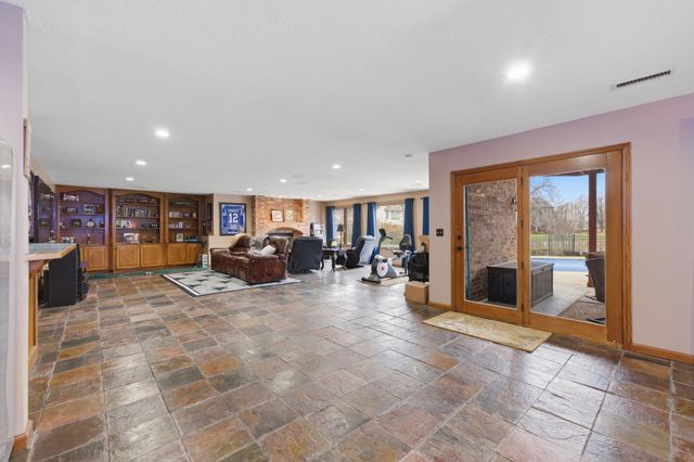 15 E Flanigan Dr, Augusta, KS 67010