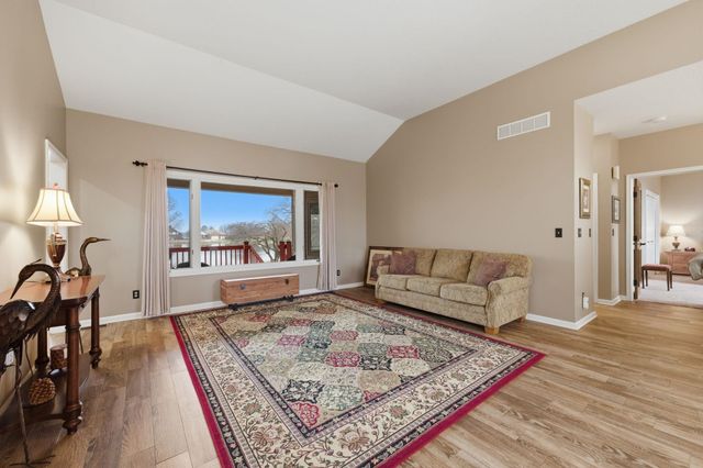 15 E Flanigan Dr, Augusta, KS 67010