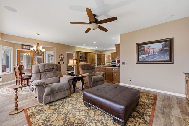 15 E Flanigan Dr, Augusta, KS 67010