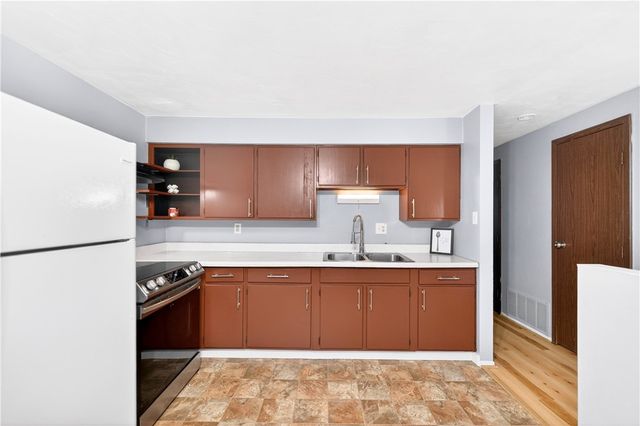 930 ACADEMY HEIGHTS DRIVE, Hempfield Twp, PA 15601
