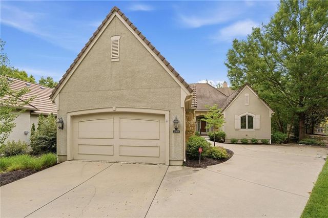 11357 Buena Vista Street, Leawood, KS 66211