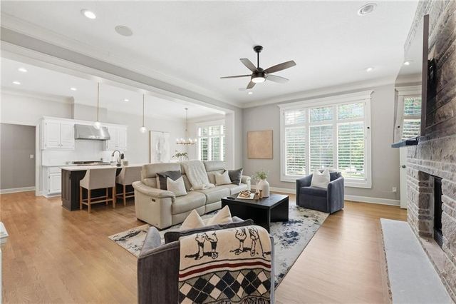11357 Buena Vista Street, Leawood, KS 66211