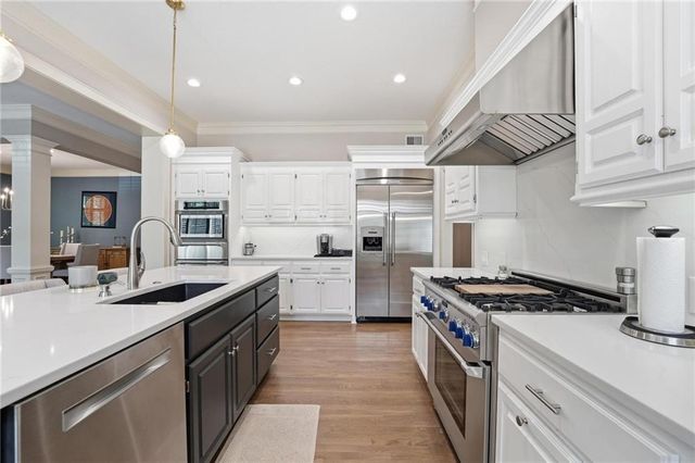 11357 Buena Vista Street, Leawood, KS 66211