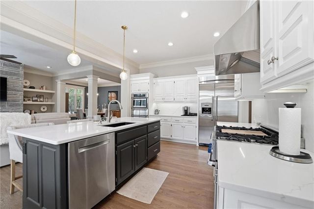 11357 Buena Vista Street, Leawood, KS 66211