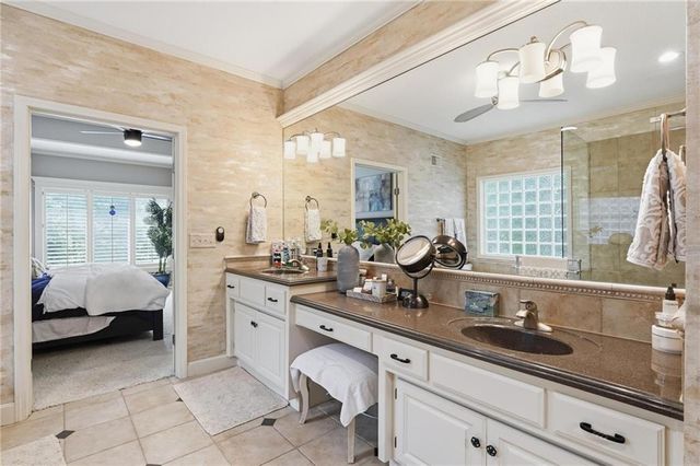 11357 Buena Vista Street, Leawood, KS 66211