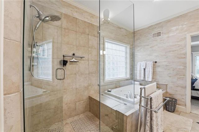 11357 Buena Vista Street, Leawood, KS 66211