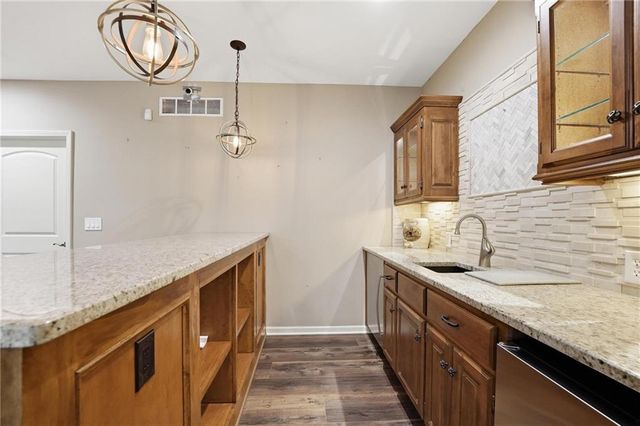 11357 Buena Vista Street, Leawood, KS 66211