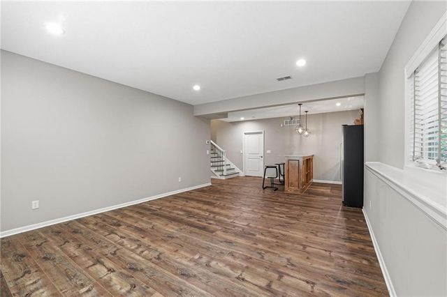 11357 Buena Vista Street, Leawood, KS 66211