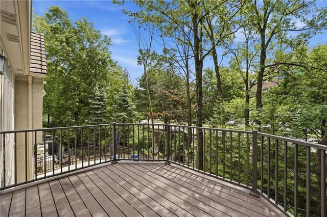 11357 Buena Vista Street, Leawood, KS 66211