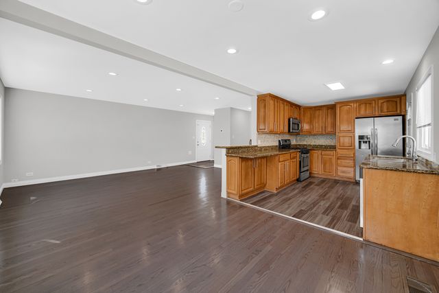 9234 Linder Avenue, Morton Grove, IL 60053