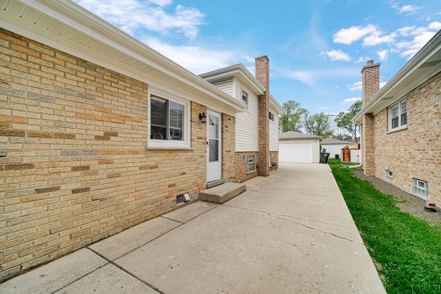 9234 Linder Avenue, Morton Grove, IL 60053
