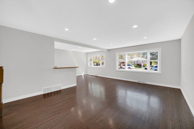 9234 Linder Avenue, Morton Grove, IL 60053