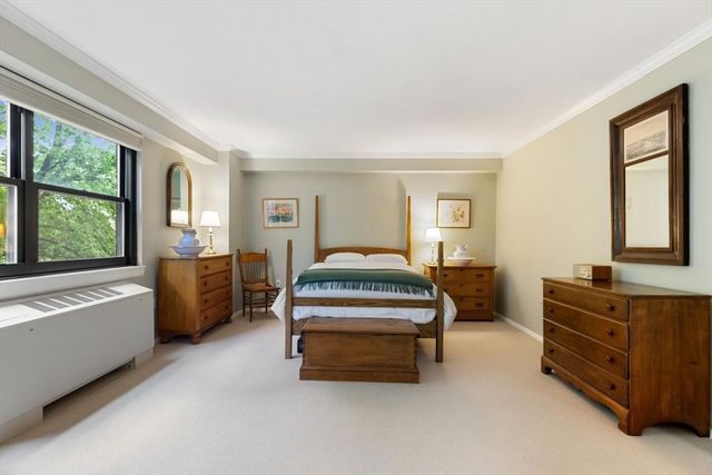2 Hawthorne Pl 5M, Boston, MA 02114