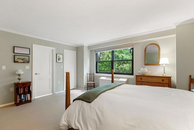 2 Hawthorne Pl 5M, Boston, MA 02114