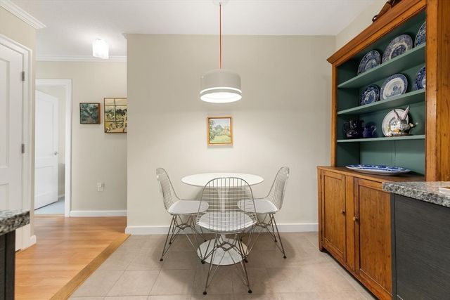 2 Hawthorne Pl 5M, Boston, MA 02114