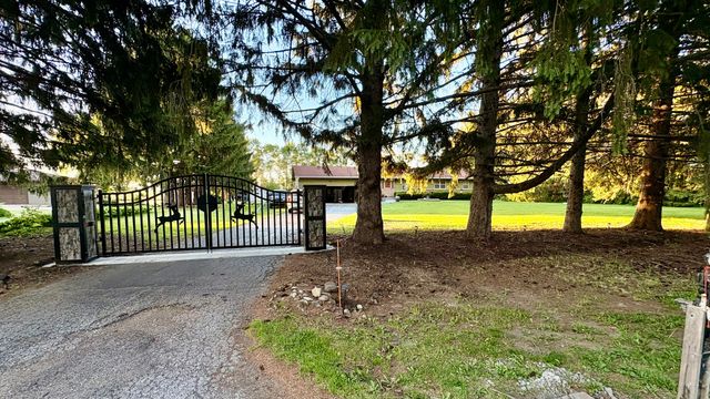 55 dawn Avenue, Plano, IL 60545