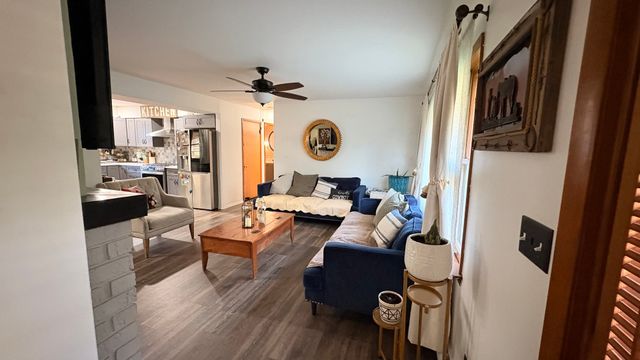 55 dawn Avenue, Plano, IL 60545