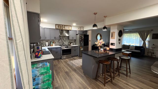 55 dawn Avenue, Plano, IL 60545