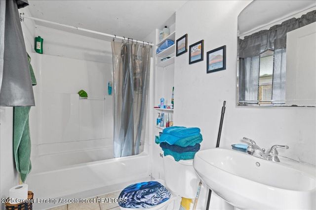 424 S Clemens, Lansing, MI 48912