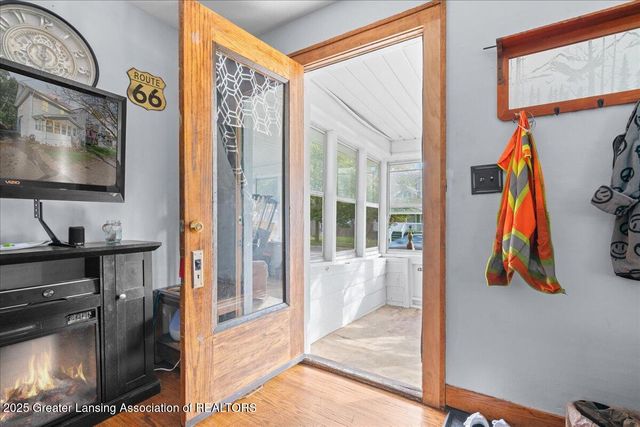 424 S Clemens, Lansing, MI 48912