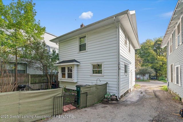 424 S Clemens, Lansing, MI 48912