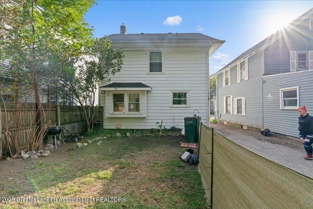 424 S Clemens, Lansing, MI 48912