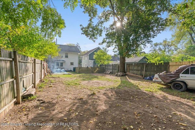 424 S Clemens, Lansing, MI 48912