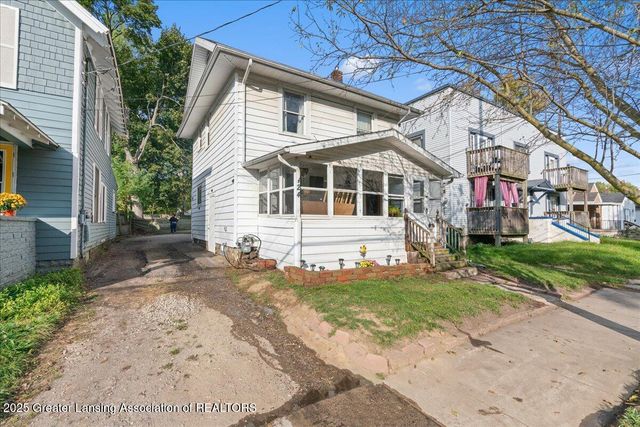 424 S Clemens, Lansing, MI 48912