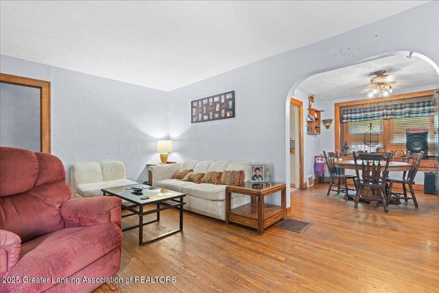 424 S Clemens, Lansing, MI 48912