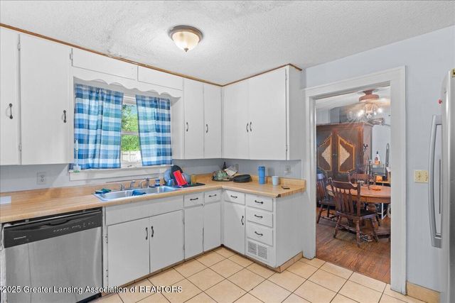 424 S Clemens, Lansing, MI 48912