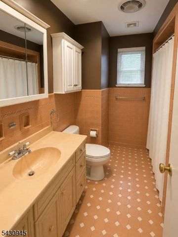695 Berdan Ave, Wayne Twp., NJ 07470