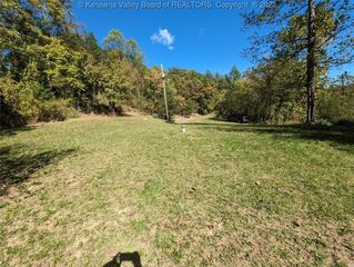 2220 falls creek Road, Tornado, WV 25202