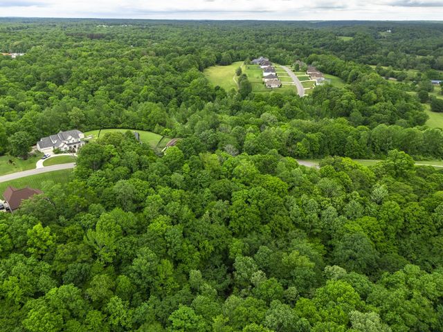 4074 Ironwood Dr, Greenbrier, TN 37073