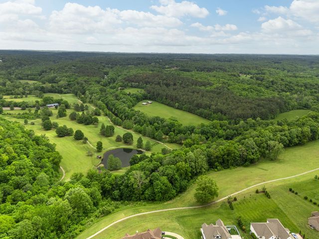 4074 Ironwood Dr, Greenbrier, TN 37073