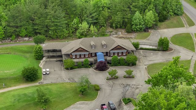 4074 Ironwood Dr, Greenbrier, TN 37073