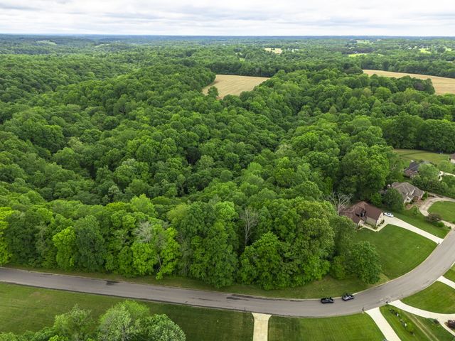 4074 Ironwood Dr, Greenbrier, TN 37073