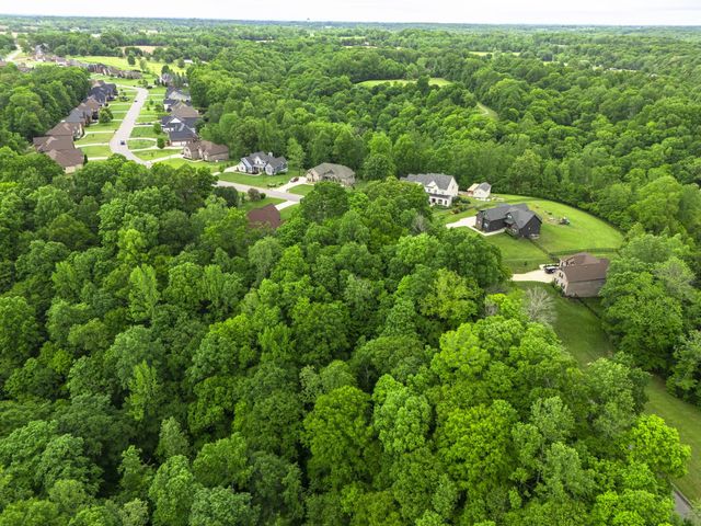 4074 Ironwood Dr, Greenbrier, TN 37073