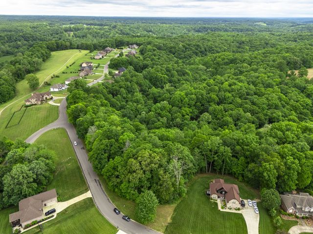 4074 Ironwood Dr, Greenbrier, TN 37073
