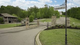 4074 Ironwood Dr, Greenbrier, TN 37073