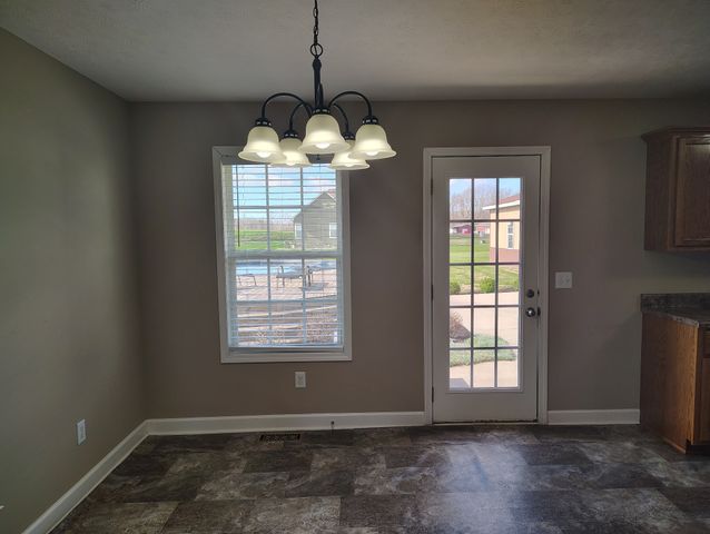 597 Long Creek Rd, Lafayette, TN 37083